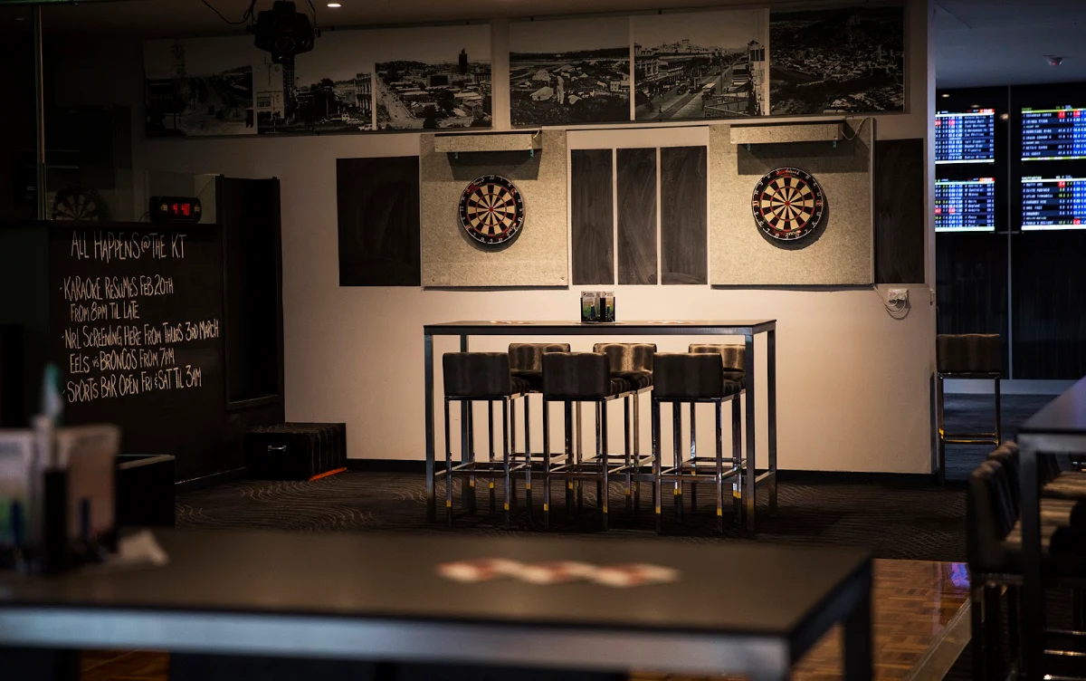 Vibe, Kirwan Tavern