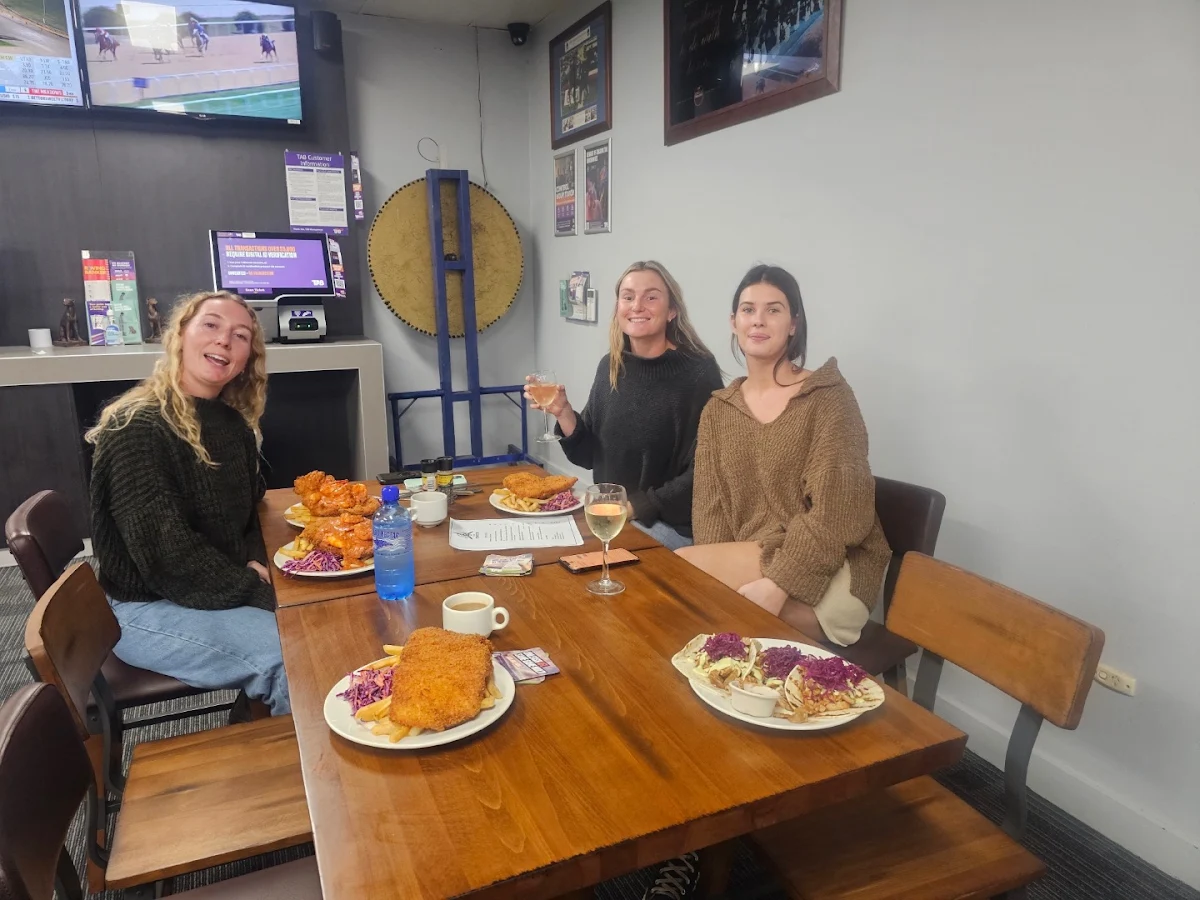 Vibe, Trussy Restaurant/Bar