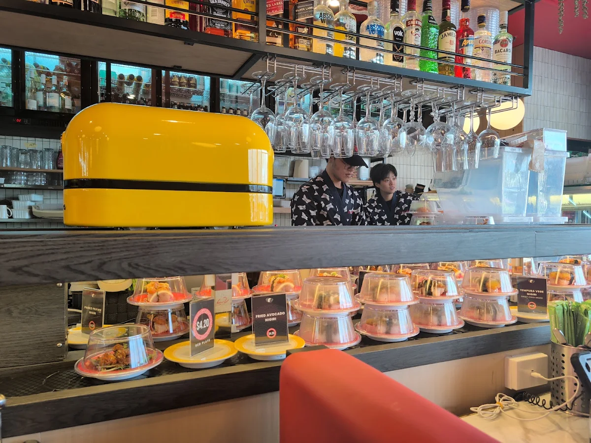 Vibe, Hi Sushi