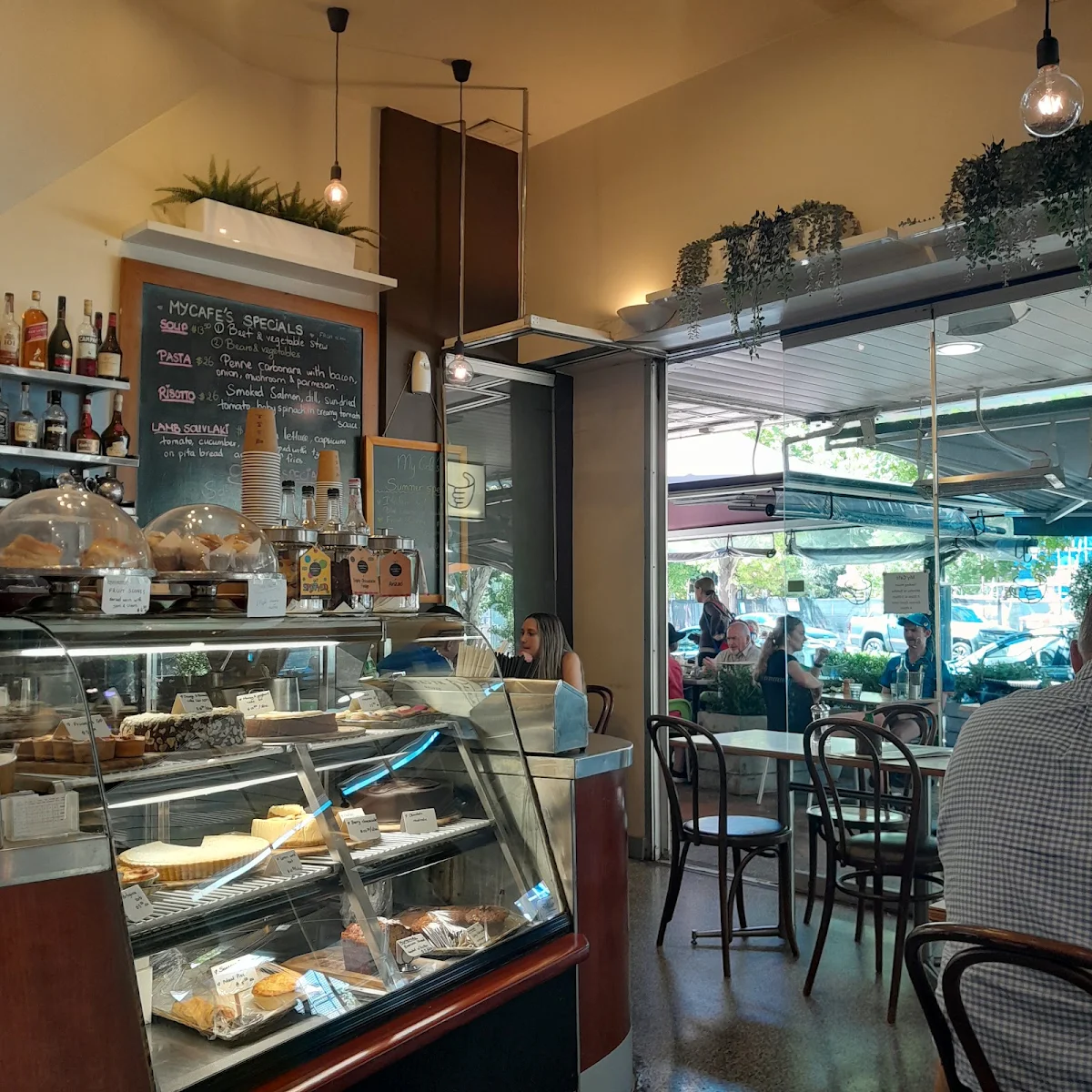 Vibe, My Cafe
