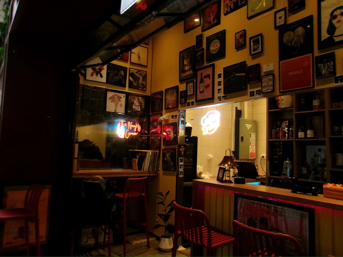 Vibe, Bar Bubu Diner