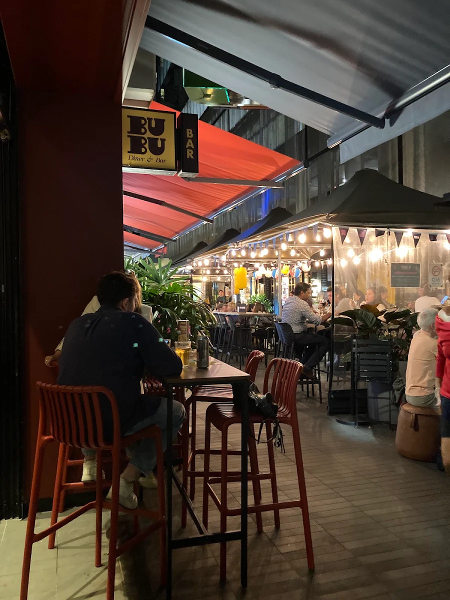Vibe, Bar Bubu Diner