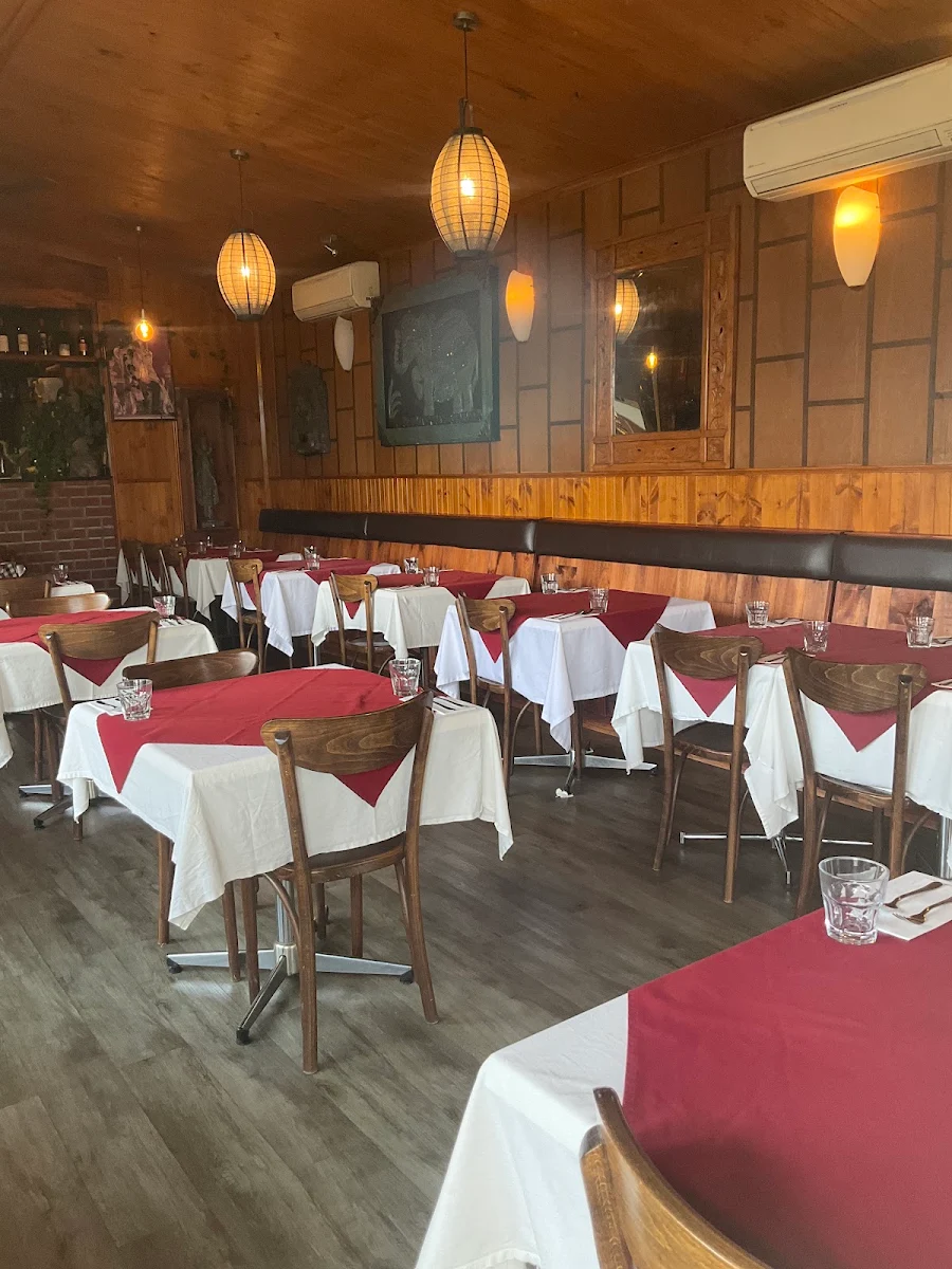 Vibe, Piyada Thai