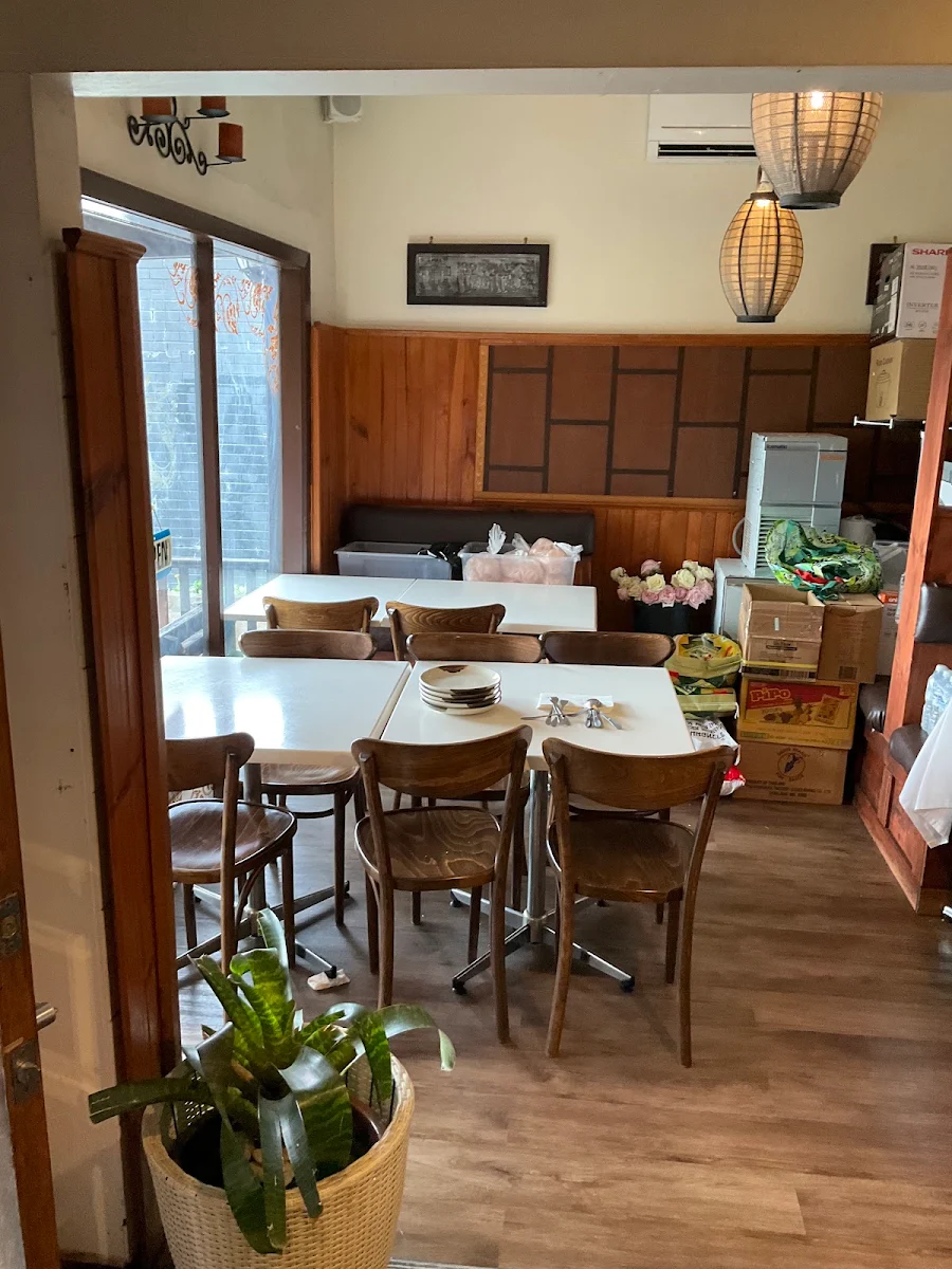 Vibe, Piyada Thai