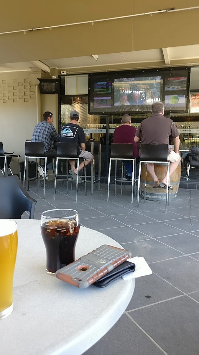 Vibe, Gateshead Tavern & Motel