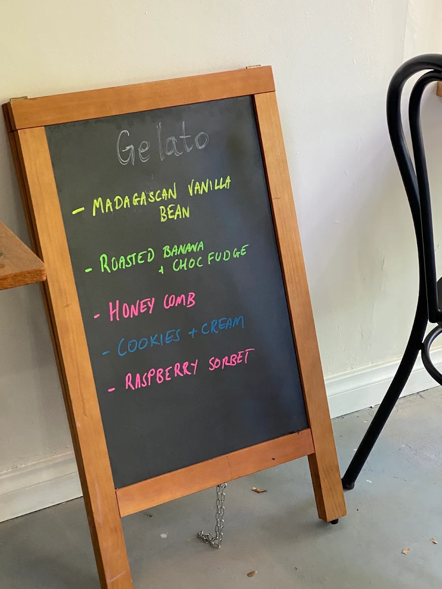Menu, Melrose Place 3051