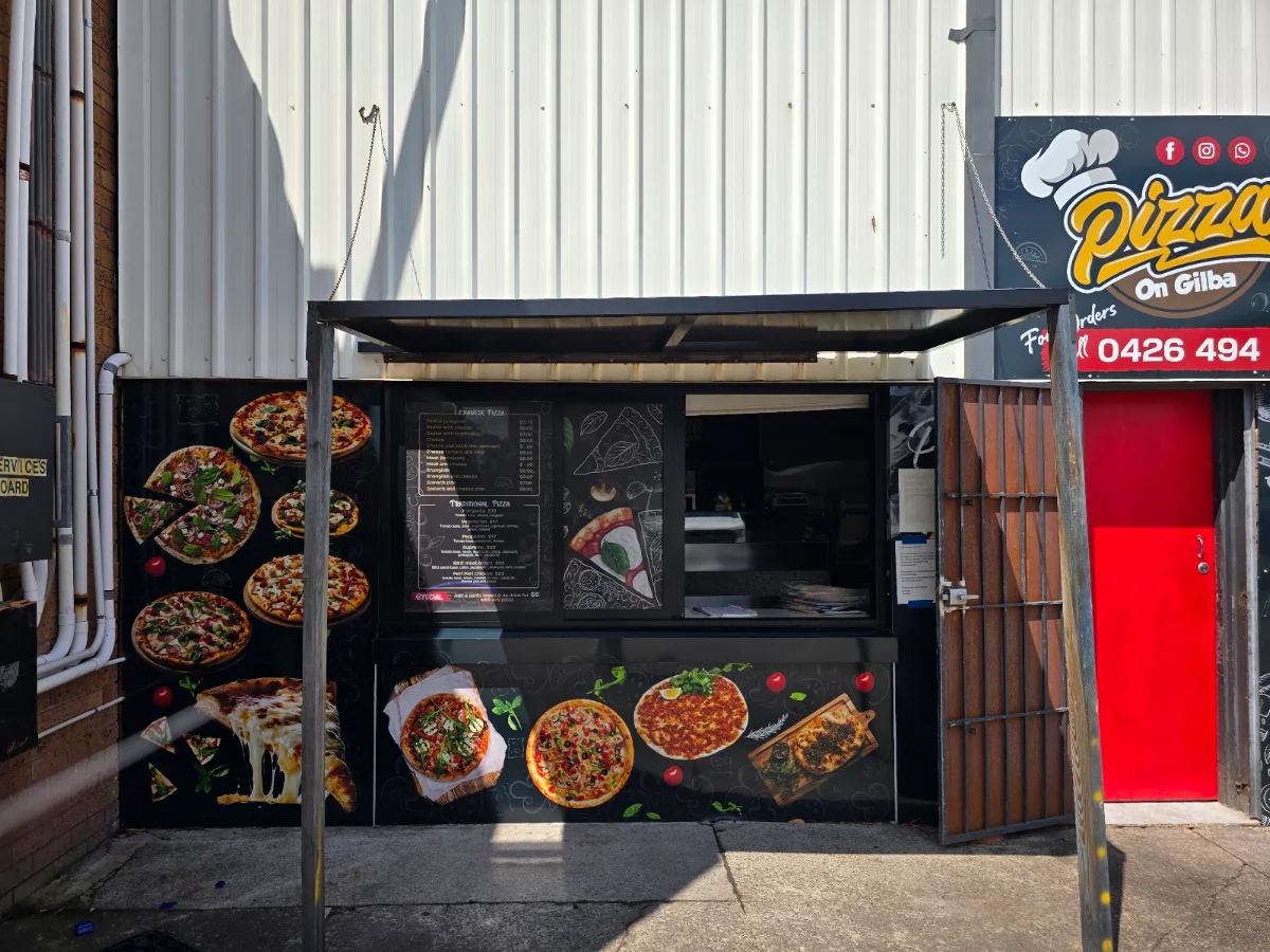 Menu, Pizza on Gilba