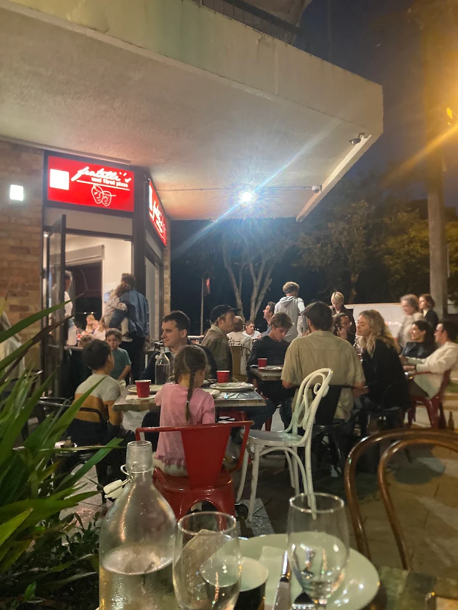 Vibe, Fratelli's