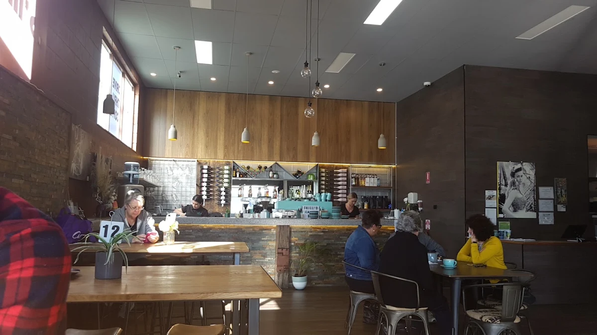 Vibe, Chill'd Cafe & Bar