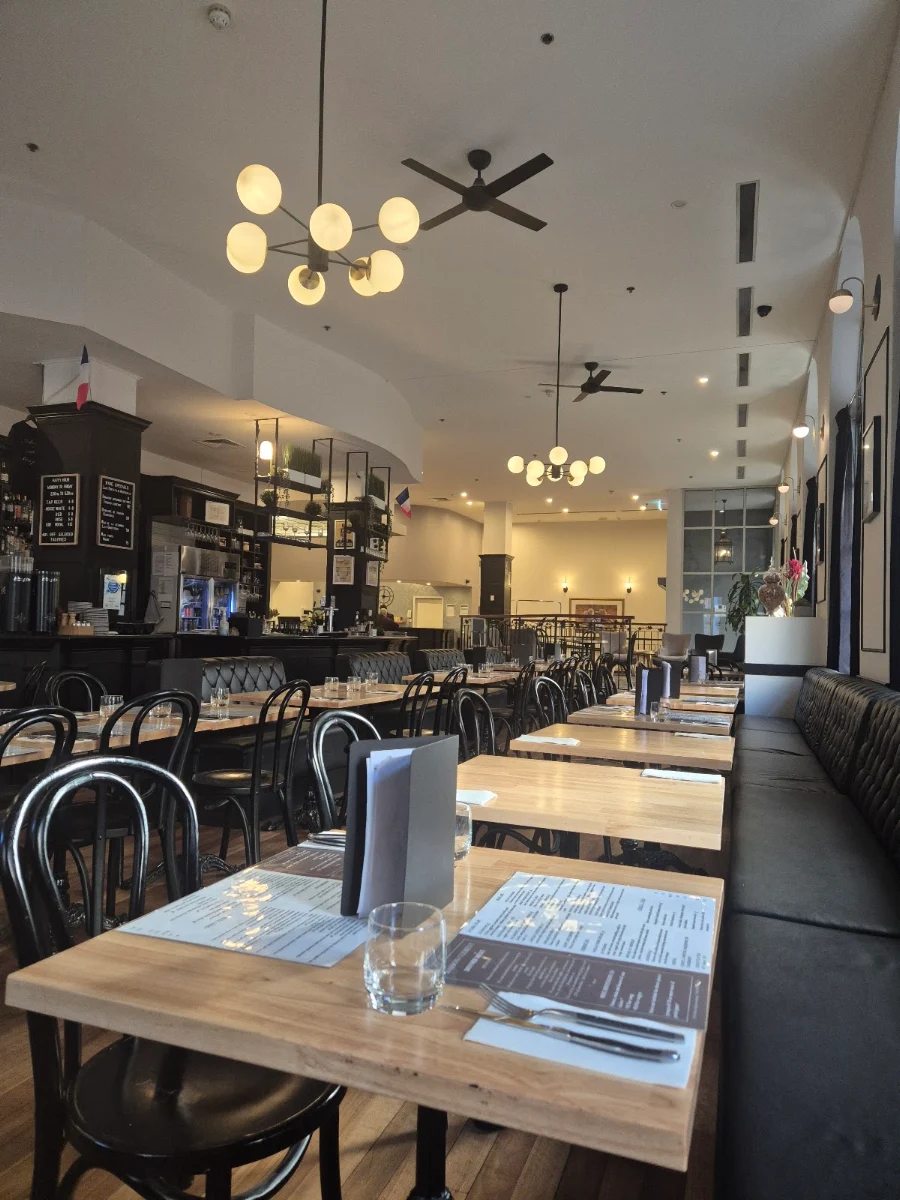 Vibe, Maison Clement