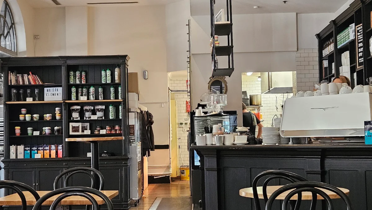 Vibe, Maison Clement