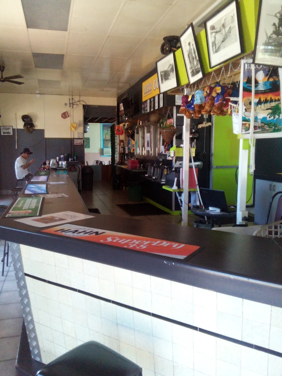 Vibe, Commercial Hotel