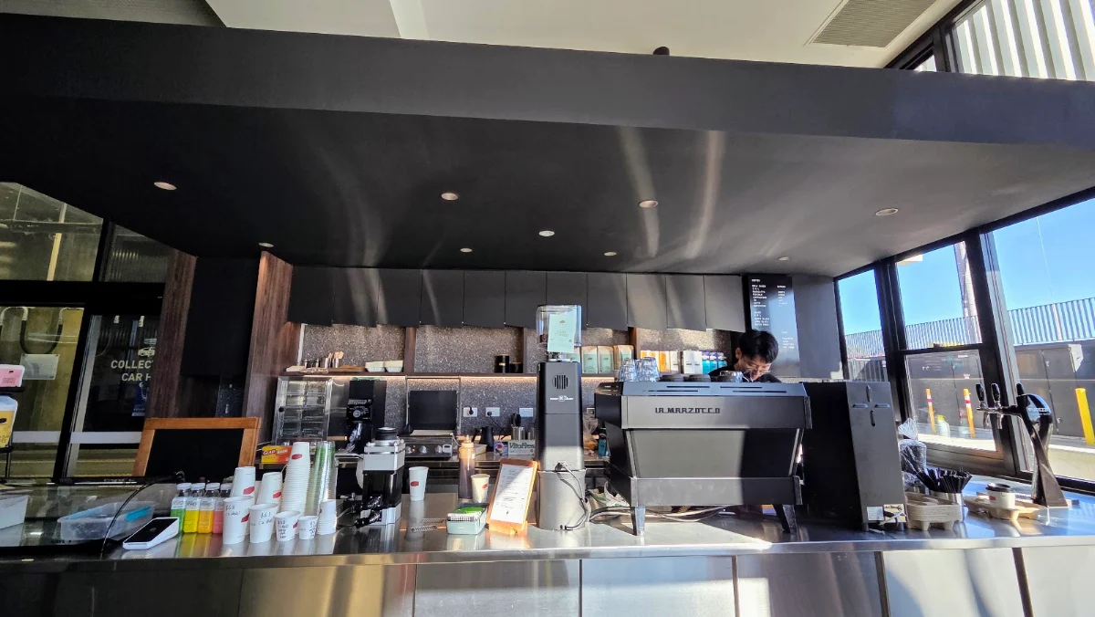 Vibe, Raven Coffee