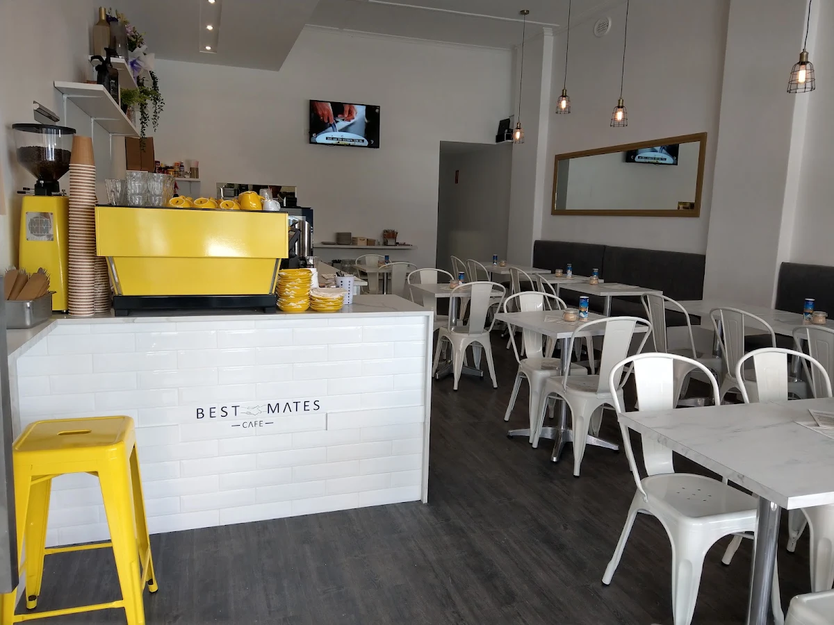 Vibe, Best Mates Cafe