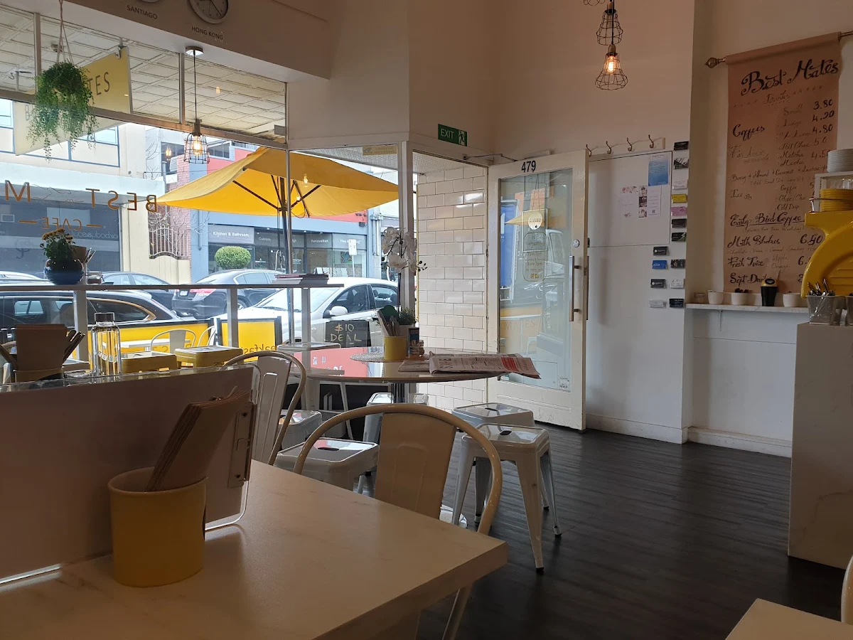 Vibe, Best Mates Cafe