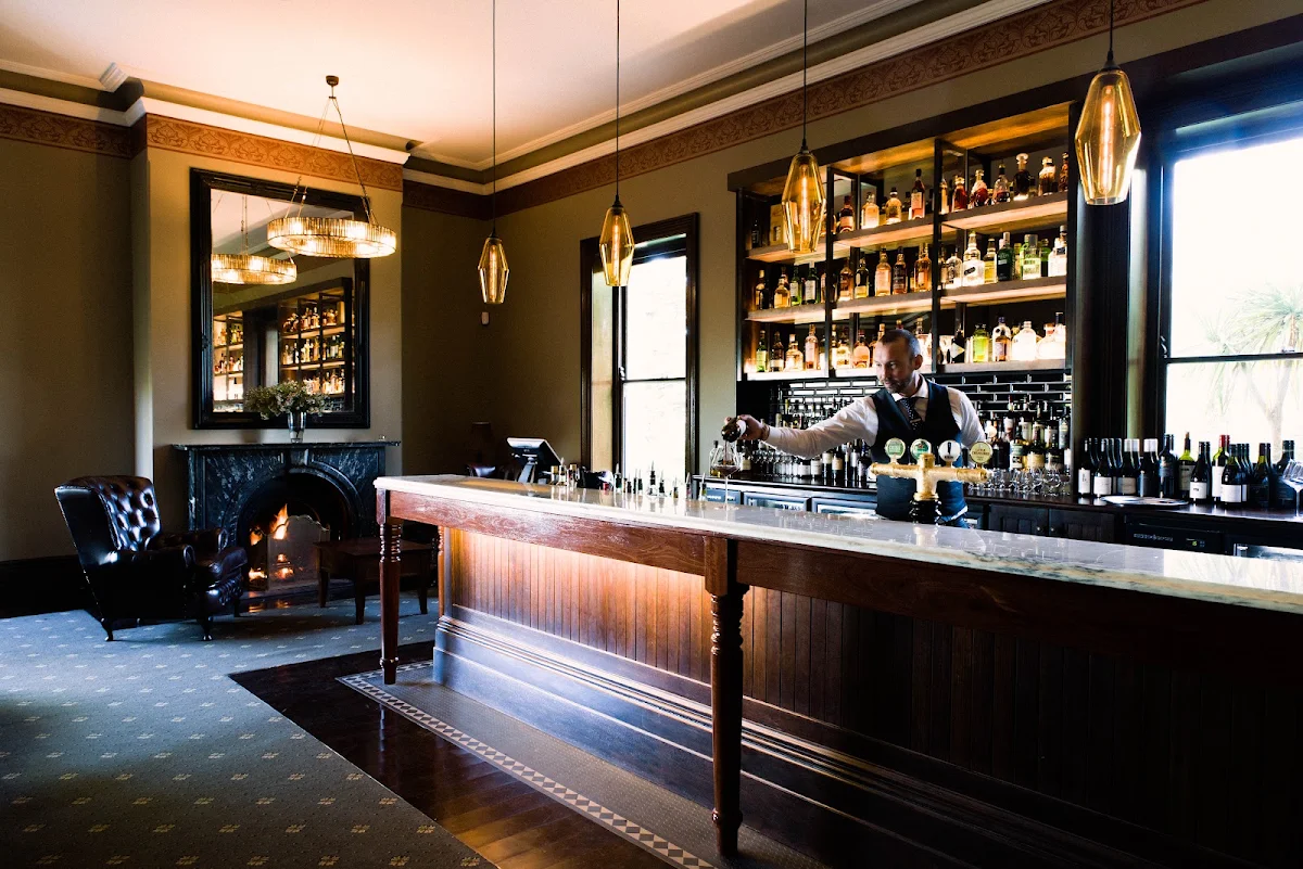 Vibe, Hardy's Verandah