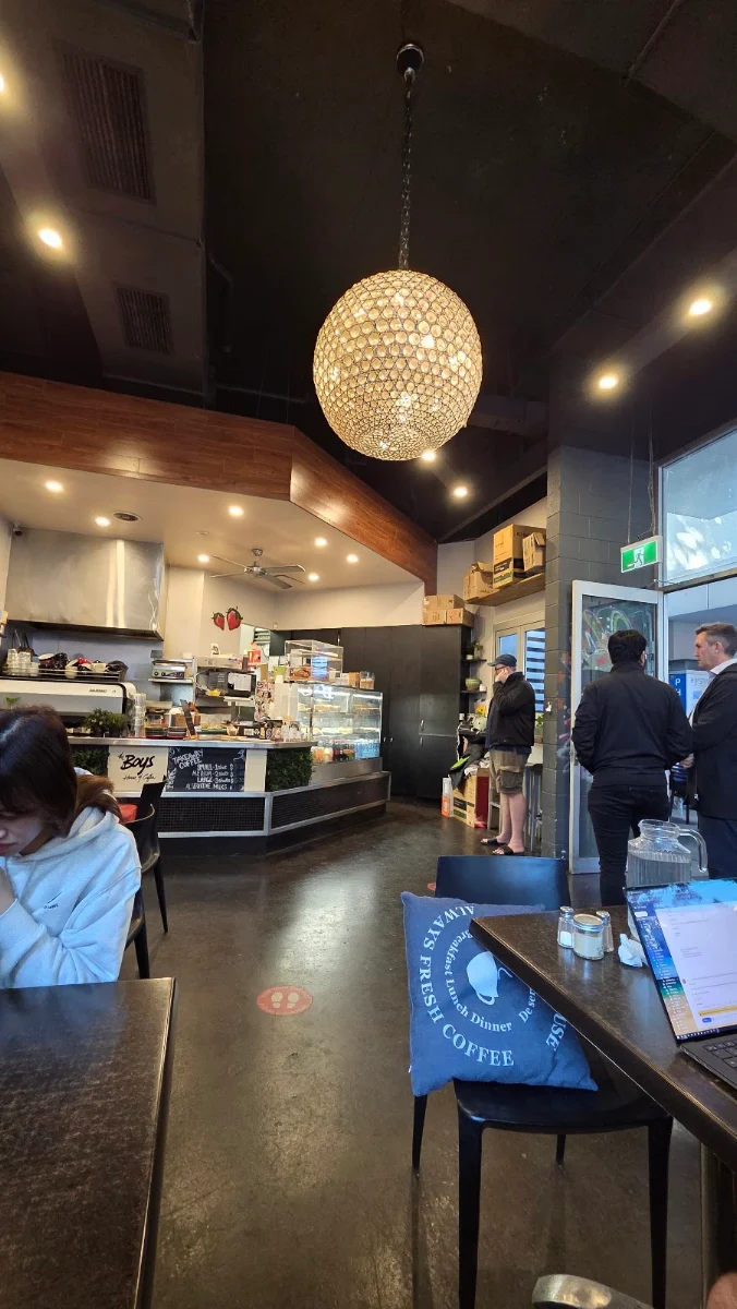 Vibe, The Boys House of Coffee