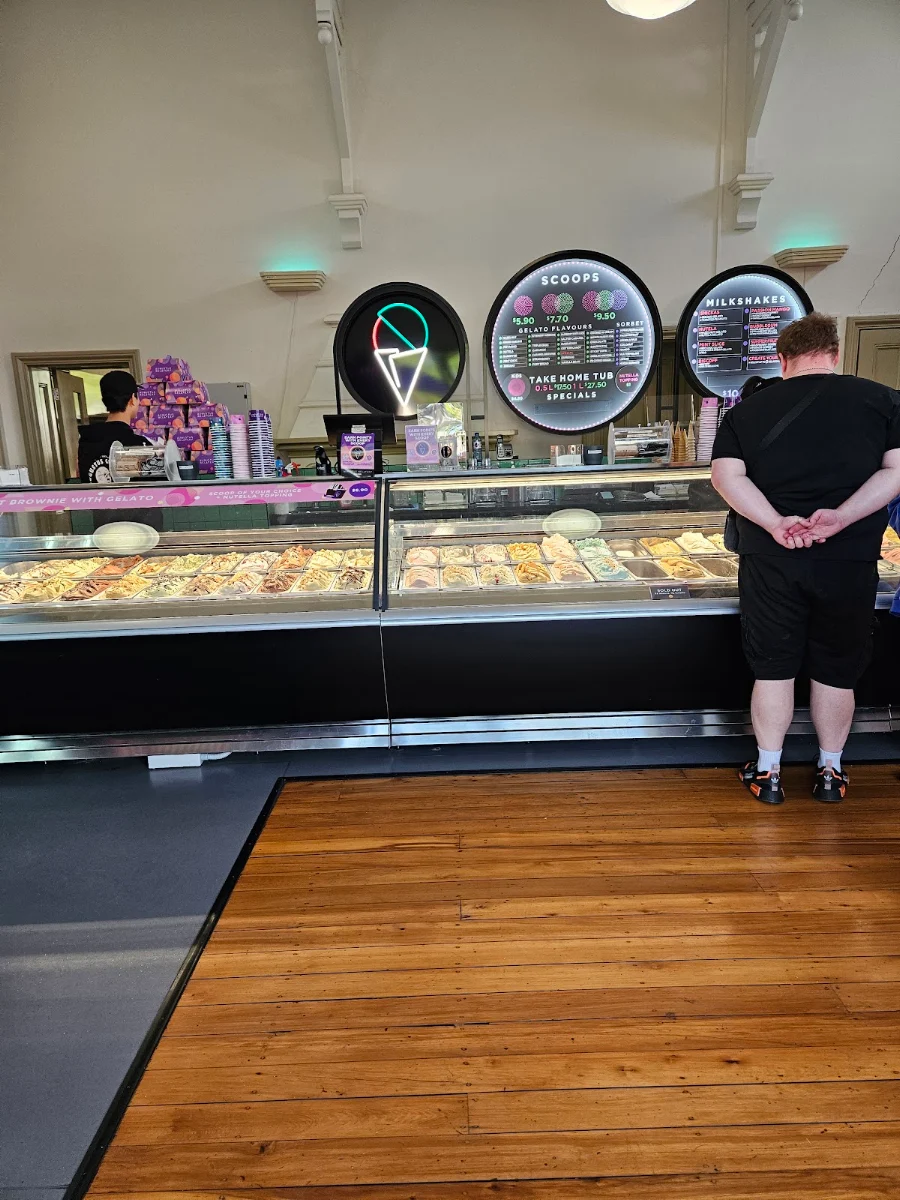 Vibe, Augustus Gelatery - Melton