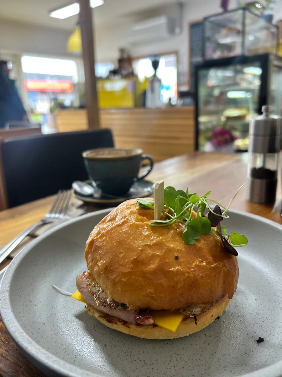 Food & drink, The Local Inverloch