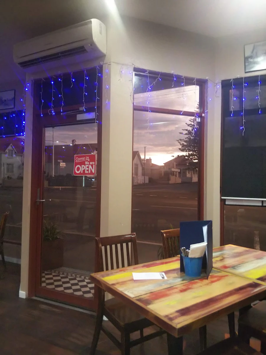 Vibe, Seashell Bakery & Pizzaria