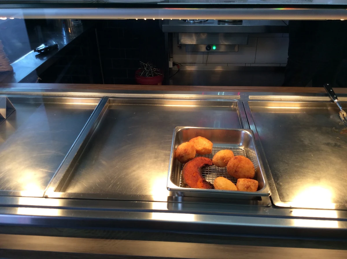 Vibe, Studfield Charcoal Chicken