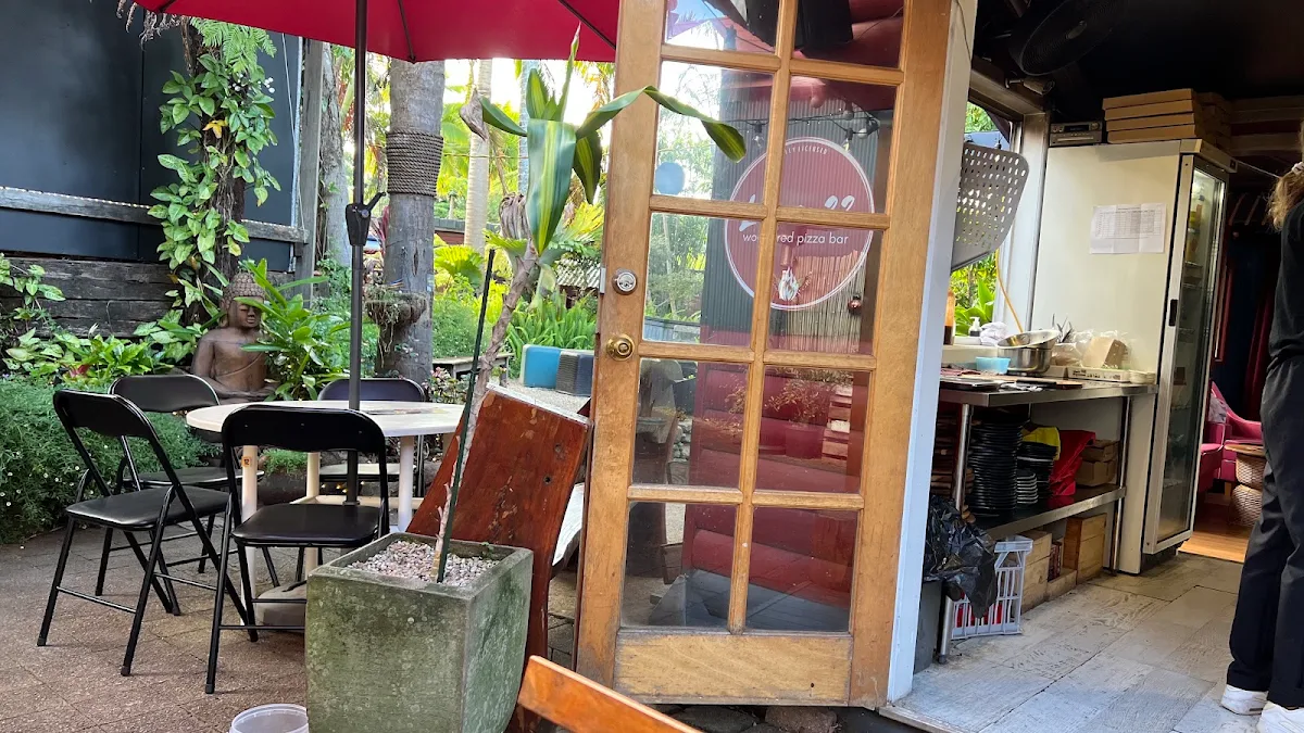 Vibe, Lane 32 Woodfired Pizza Maleny