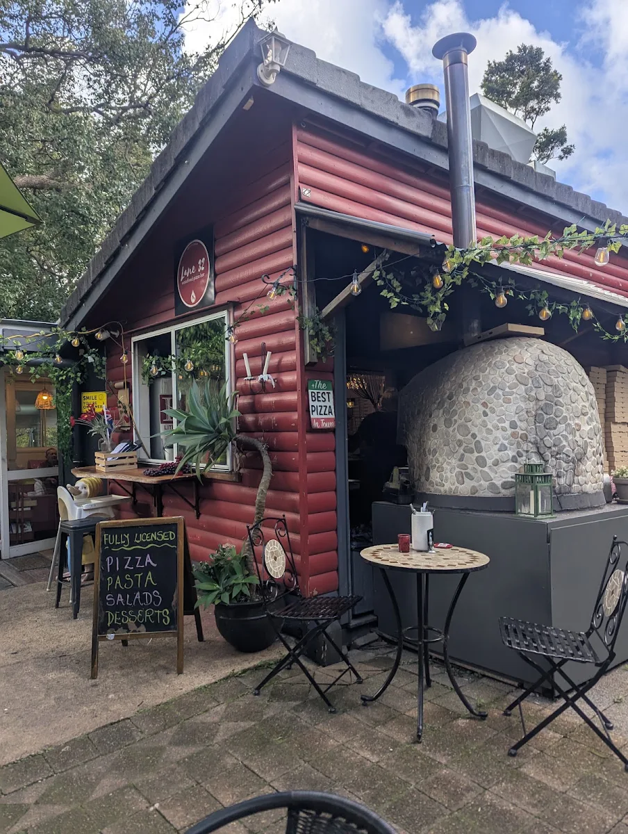 Vibe, Lane 32 Woodfired Pizza Maleny