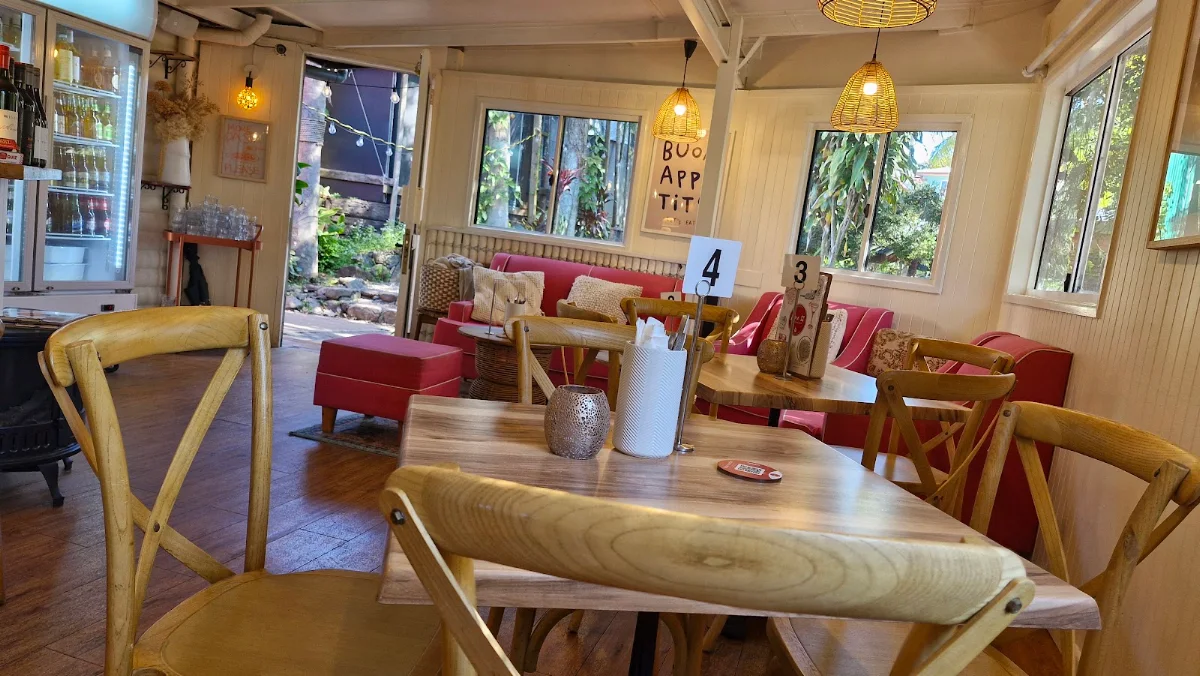 Vibe, Lane 32 Woodfired Pizza Maleny