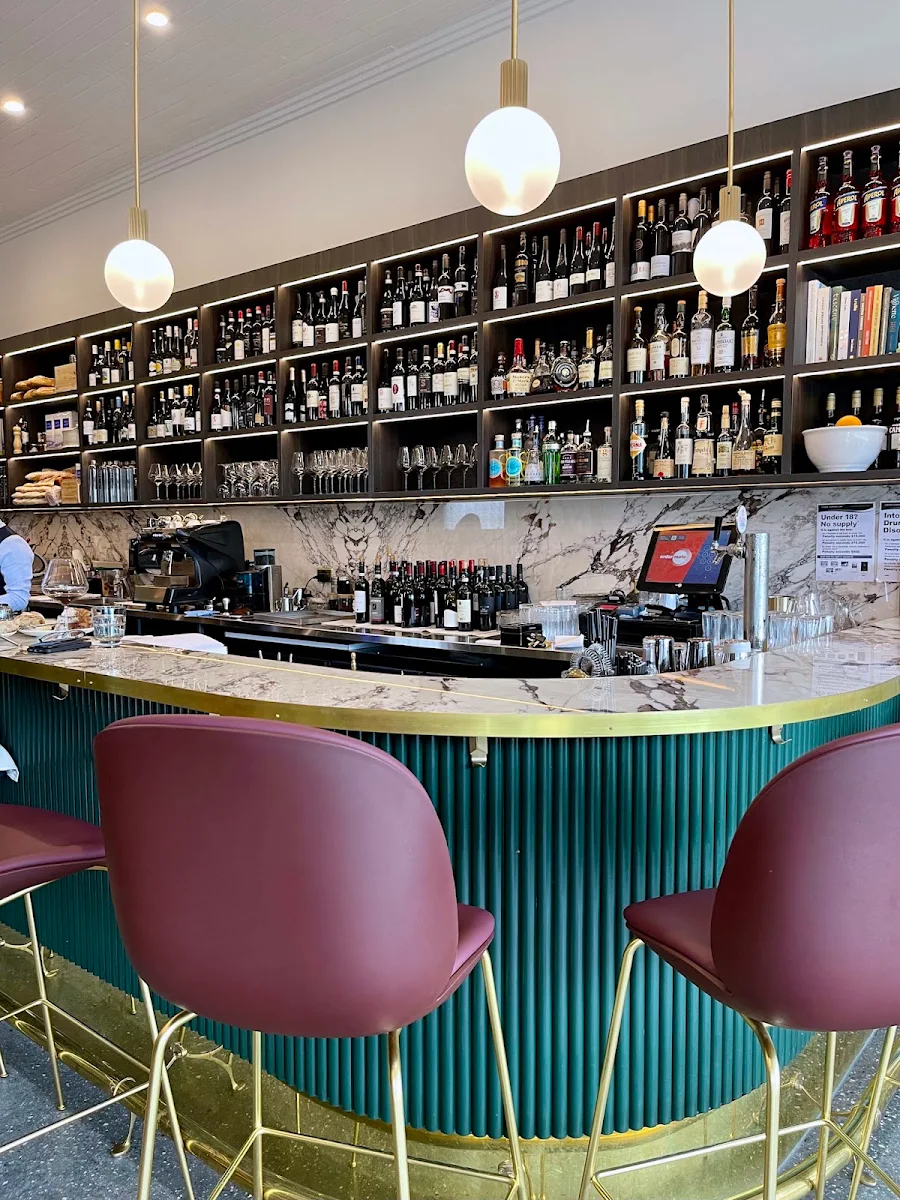 Vibe, Bar Alba