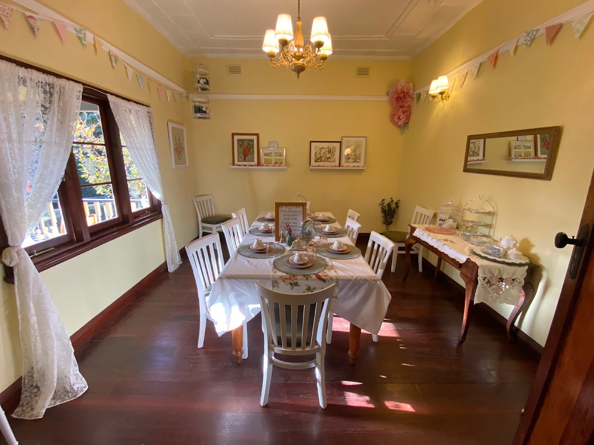 Vibe, Tiny Teapot Cafe