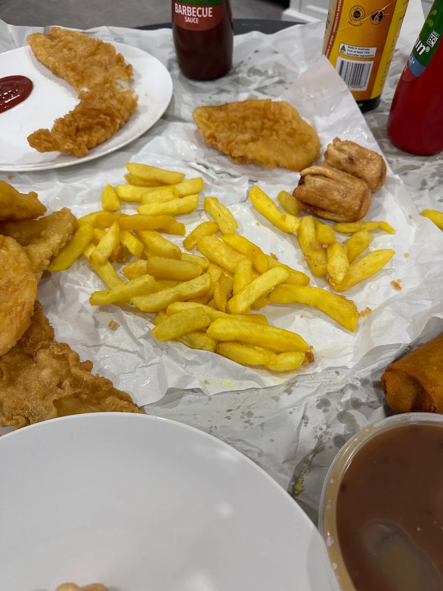 Food & drink, Chris' Fine Take Away