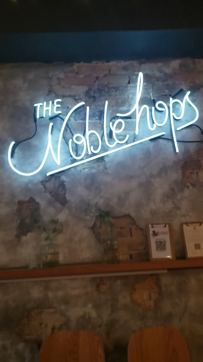 Vibe, The Noble Hops