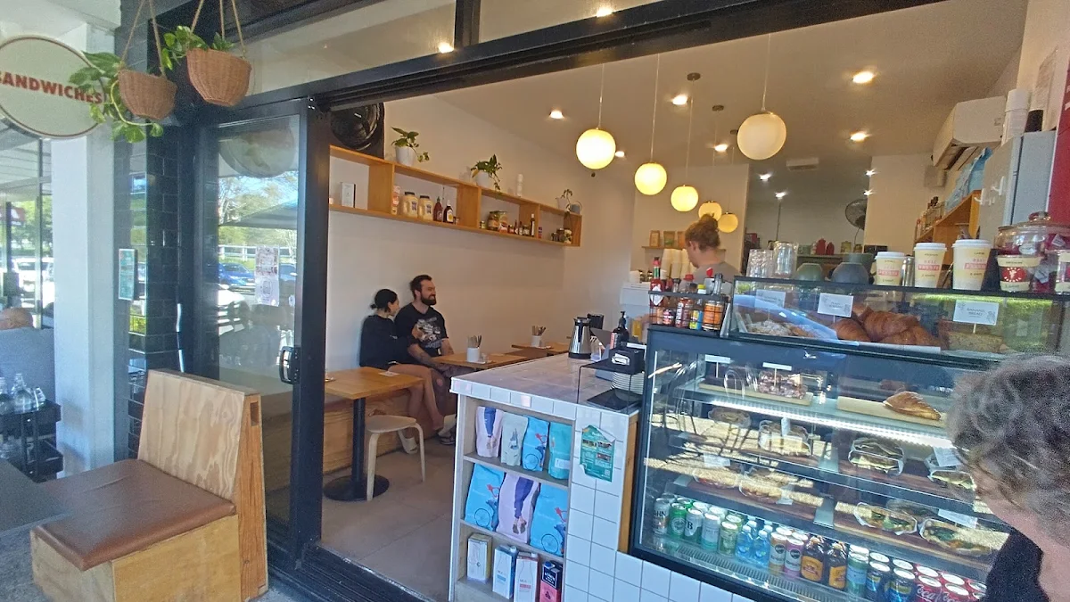 Vibe, Deli Dakota Specialty Coffee & Sandwiches