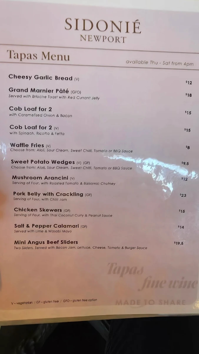 Menu, Sidoniè Newport
