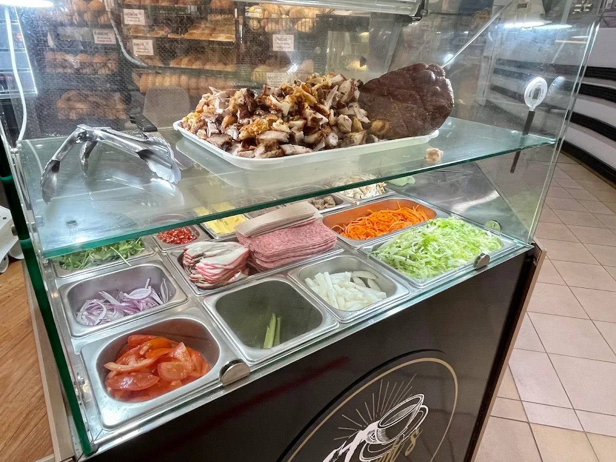 Vibe, Joseph Hot Bread Shop
