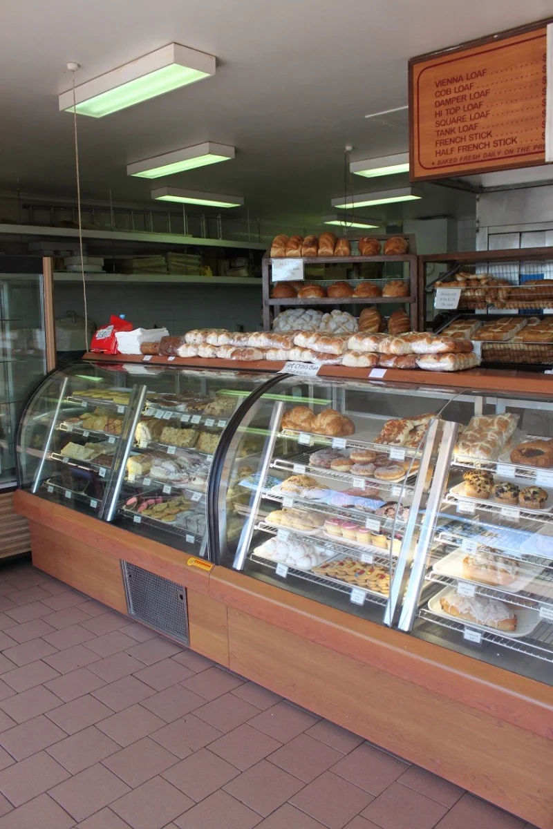 Vibe, Joseph Hot Bread Shop