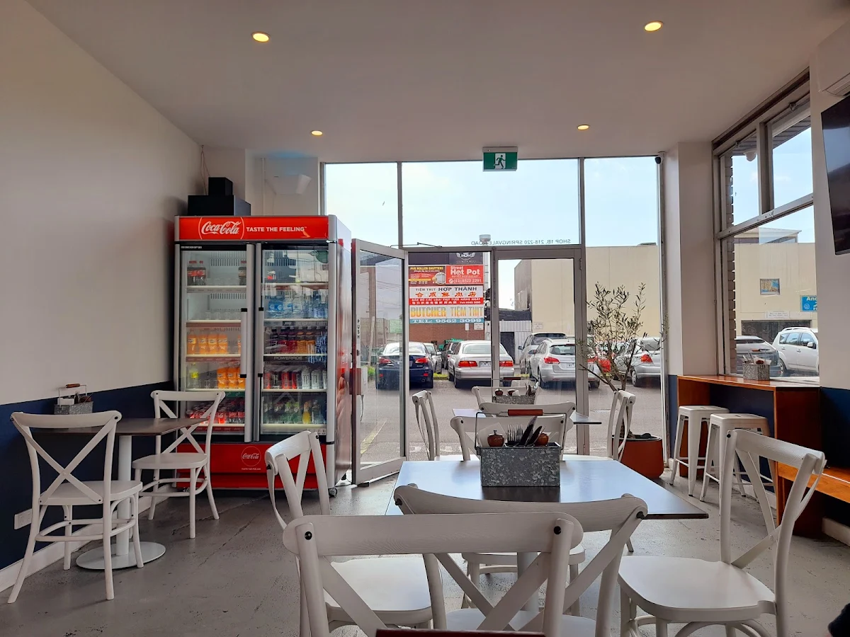 Vibe, Ali’s Jumbo Kebabs