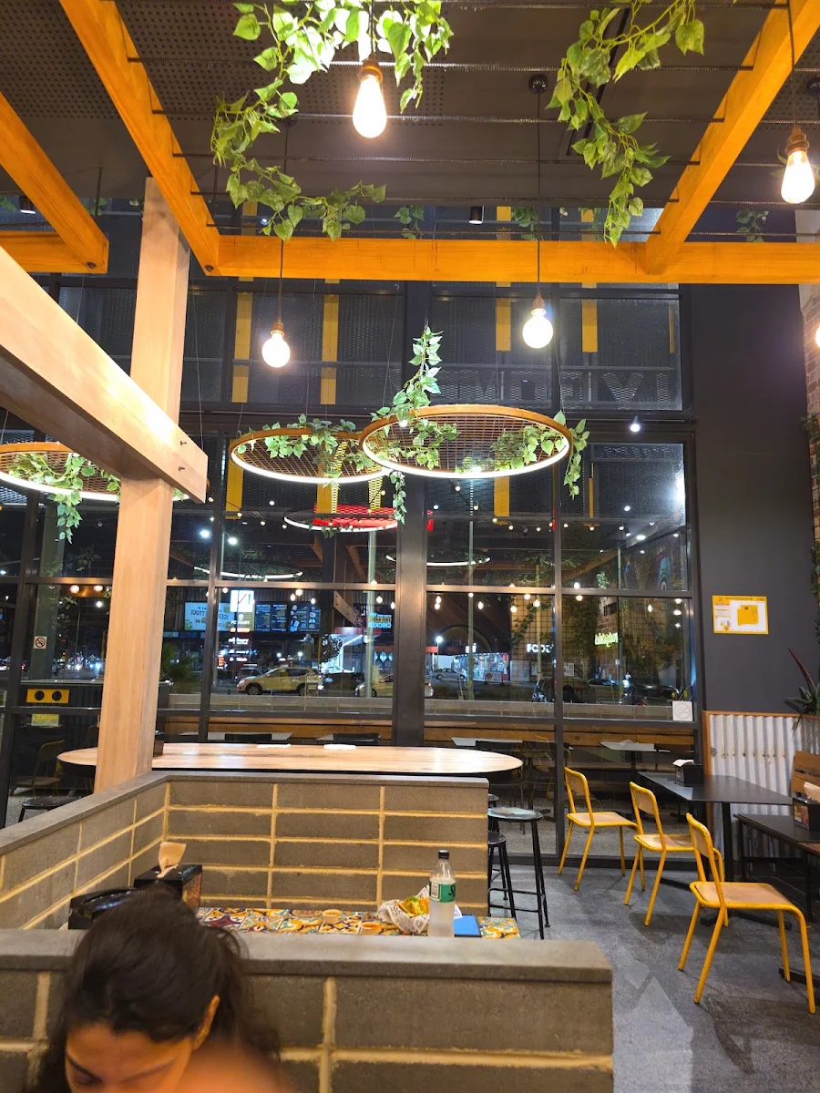 Vibe, Guzman y Gomez - Westfield Carousel