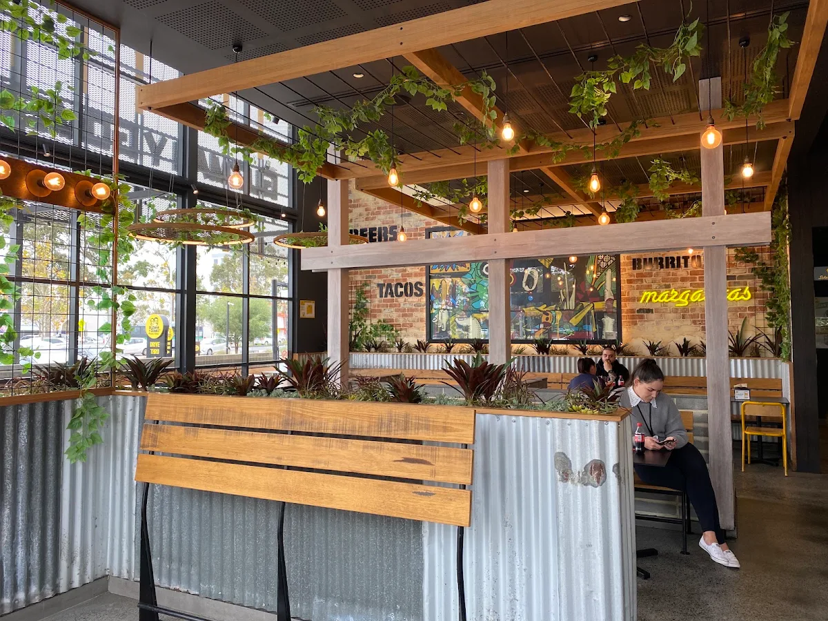 Vibe, Guzman y Gomez - Westfield Carousel
