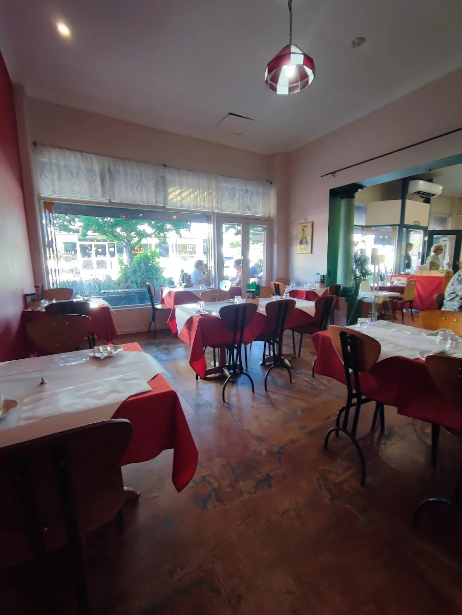 Vibe, Cafe Di Roma