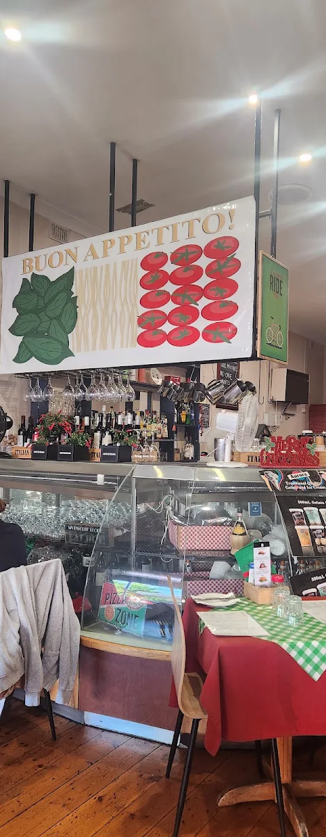 Vibe, Cafe Di Roma