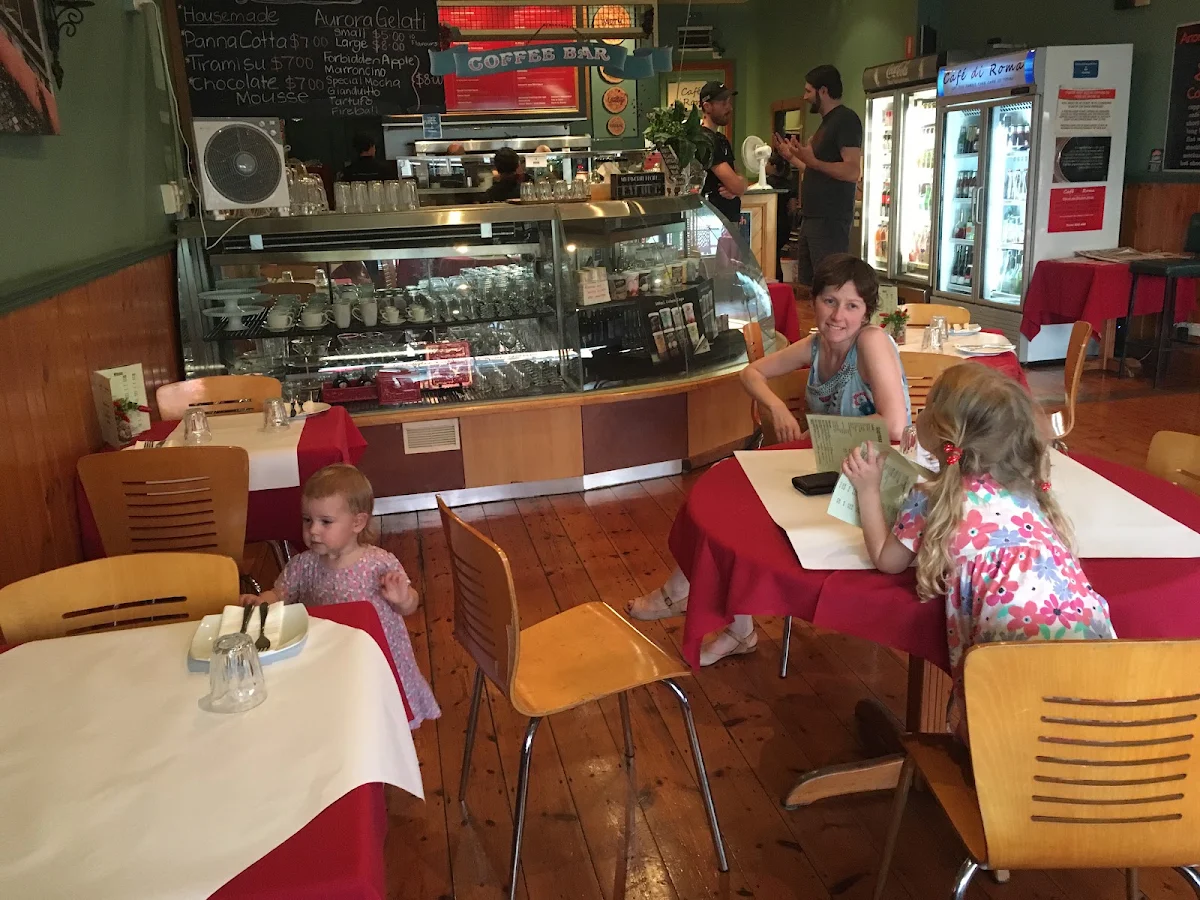 Vibe, Cafe Di Roma
