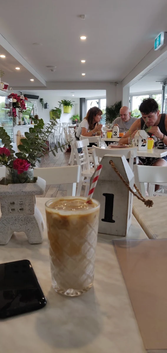 Food & drink, Beachpoint Cafe