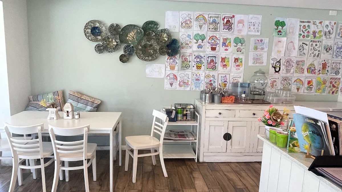 Vibe, Beachpoint Cafe