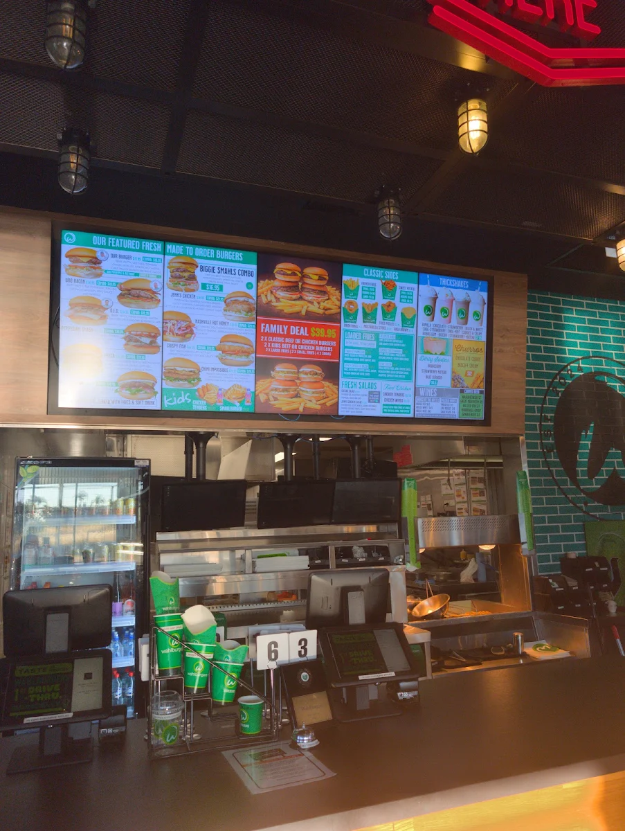Menu, Wahlburgers