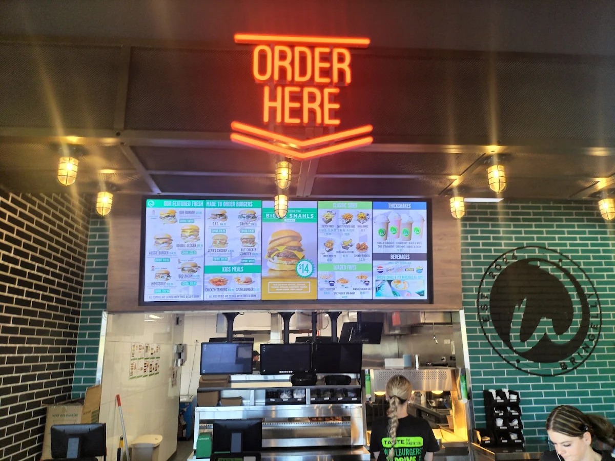 Menu, Wahlburgers