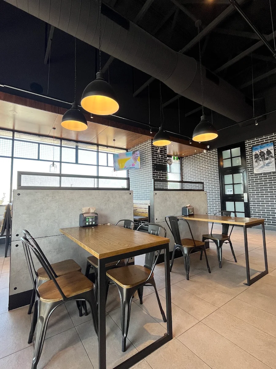 Vibe, Wahlburgers