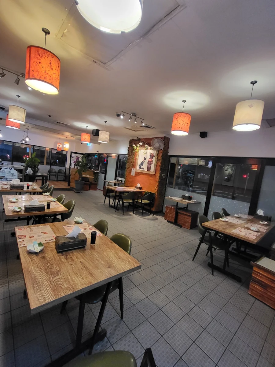 Vibe, Moon Fresh Sushi