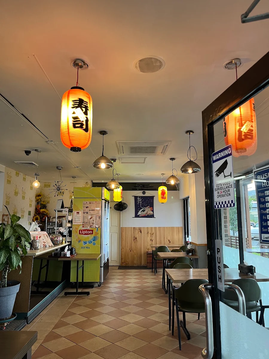 Vibe, Moon Fresh Sushi