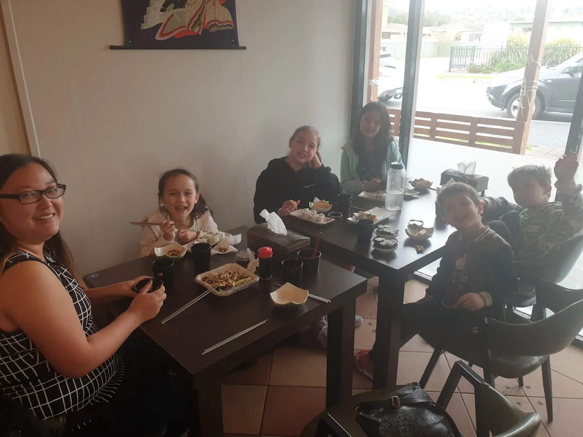 Vibe, Moon Fresh Sushi